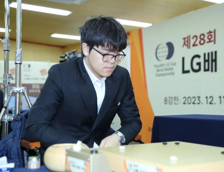 LG 杯决赛第一局，柯洁击败卞相壹，深度解析这场巅峰对决